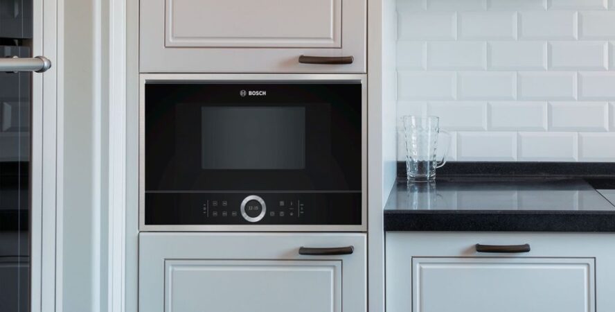 Tại sao gọi là lò vi sóng âm tủ Bosch